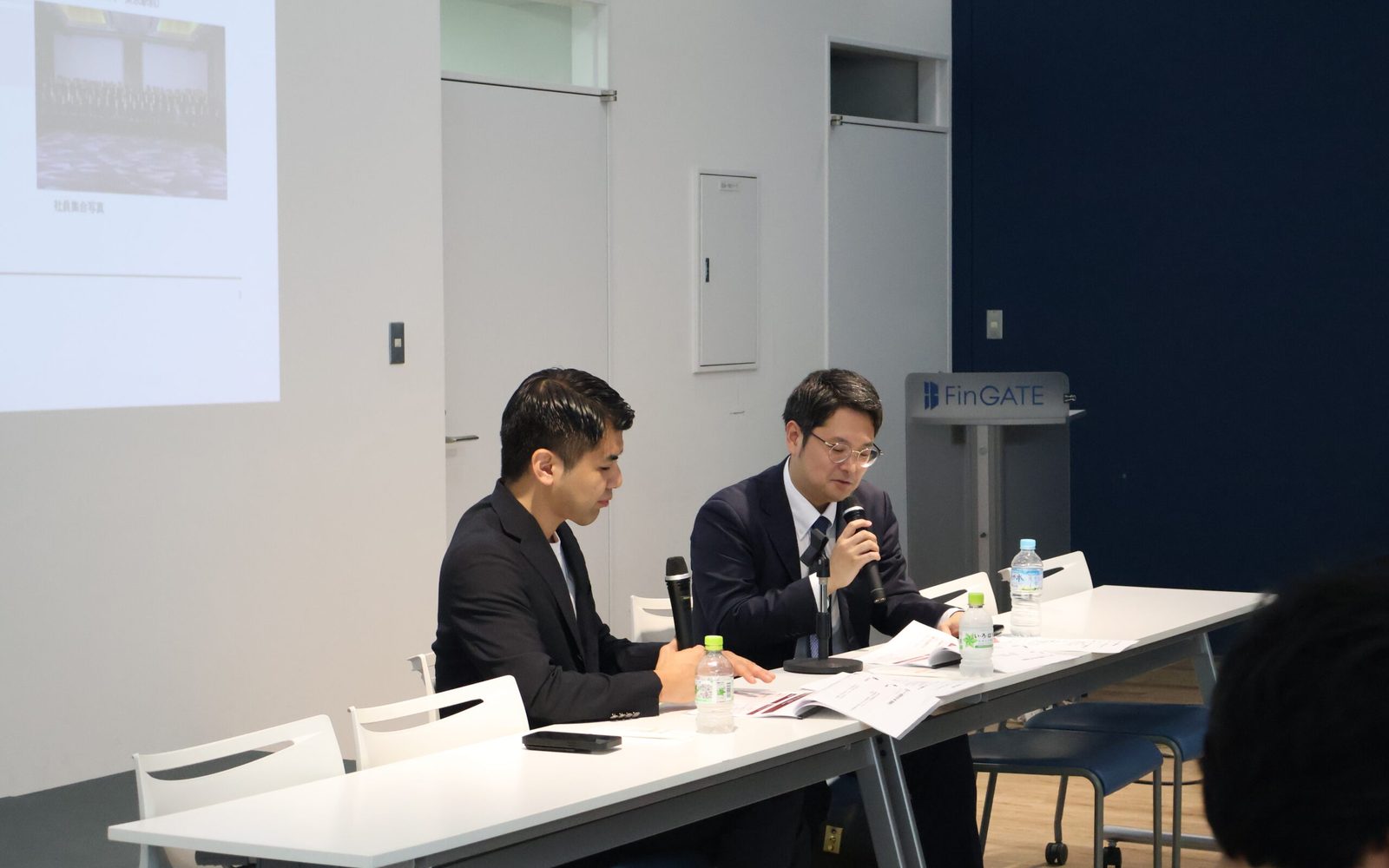 講演の様子（右：株式会社M&Aベストパートナーズ 代表取締役社長 齋藤 達雄氏、左：アドバイザーナビ株式会社 松岡 隼士）