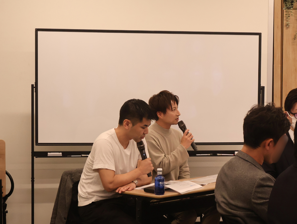 講演の様子(右:エフピーサポート株式会社 杉浦 圭氏、左:アドバイザーナビ株式会社 松岡 隼士)