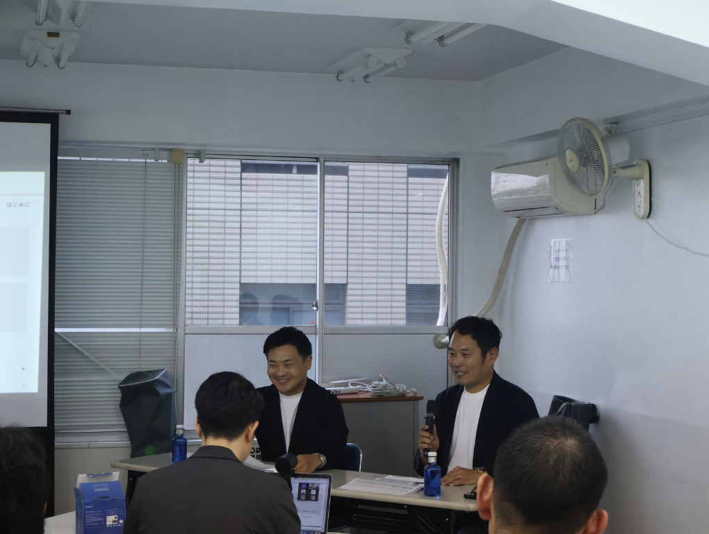 甲陽興産株式会社 代表取締役社長 北角 治太氏（右）とアドバイザーナビ株式会社 代表 平 行秀（左）